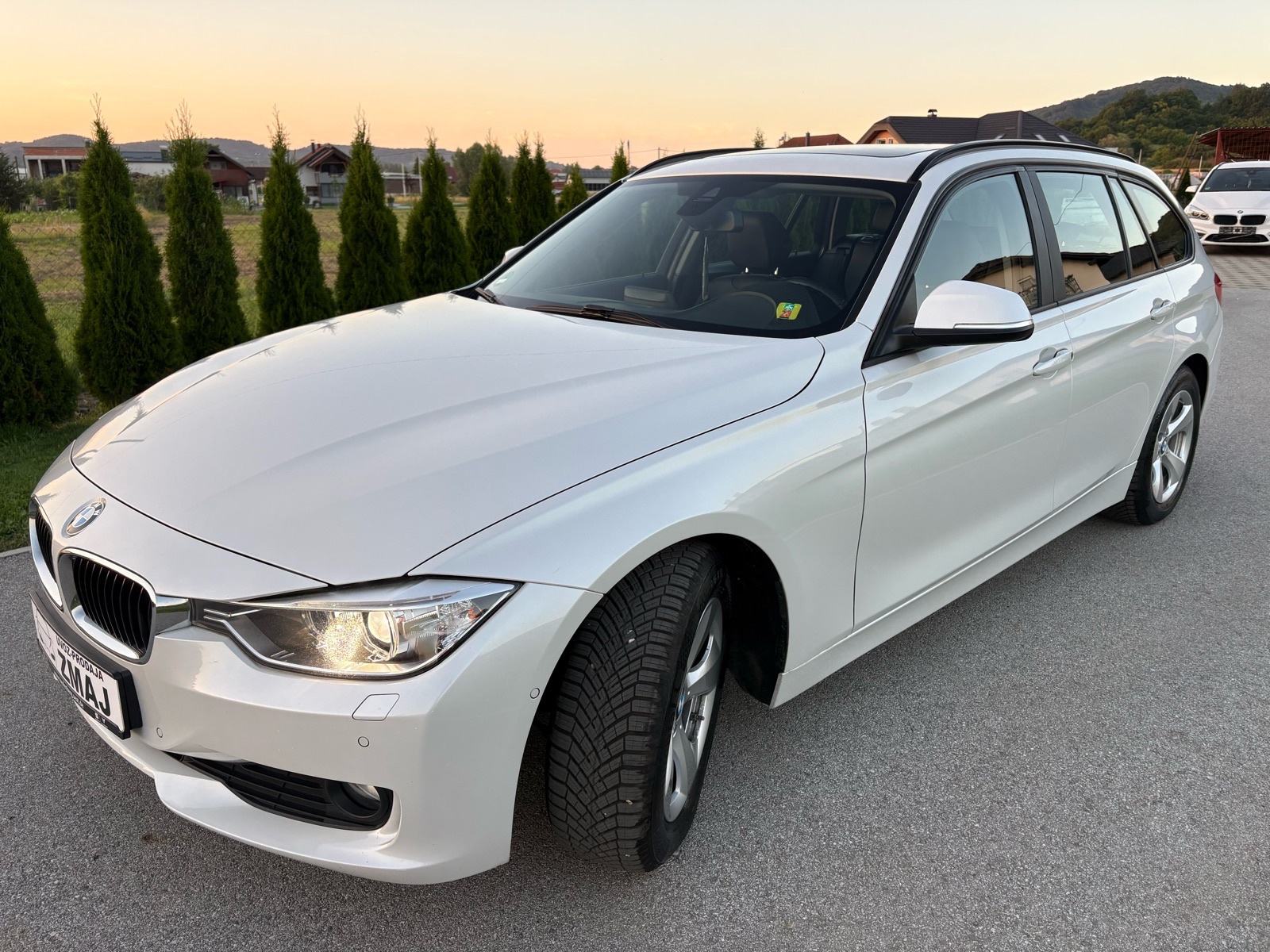 BMW serija 3 Touring 320d*Efficient dinamic*Mineral bijela*Ful oprema*, pogled izvana - slika 3