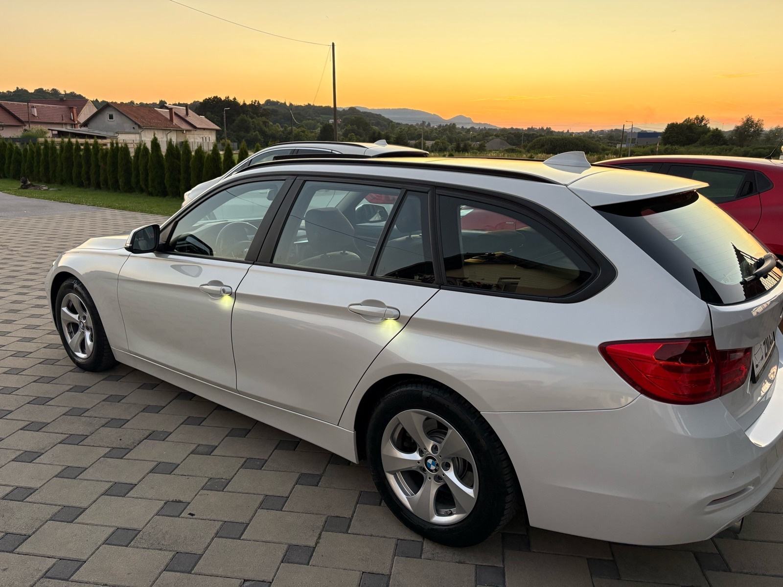 BMW serija 3 Touring 320d*Efficient dinamic*Mineral bijela*Ful oprema*, fotografija 17