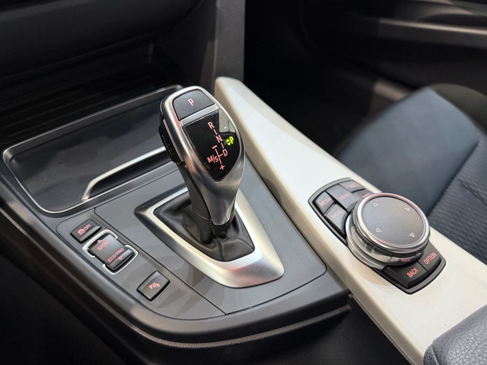 BMW 320d xDrive Touring | LCI | LED | NAVI PRO | F1 | PDC | JAMSTVO, fotografija 15
