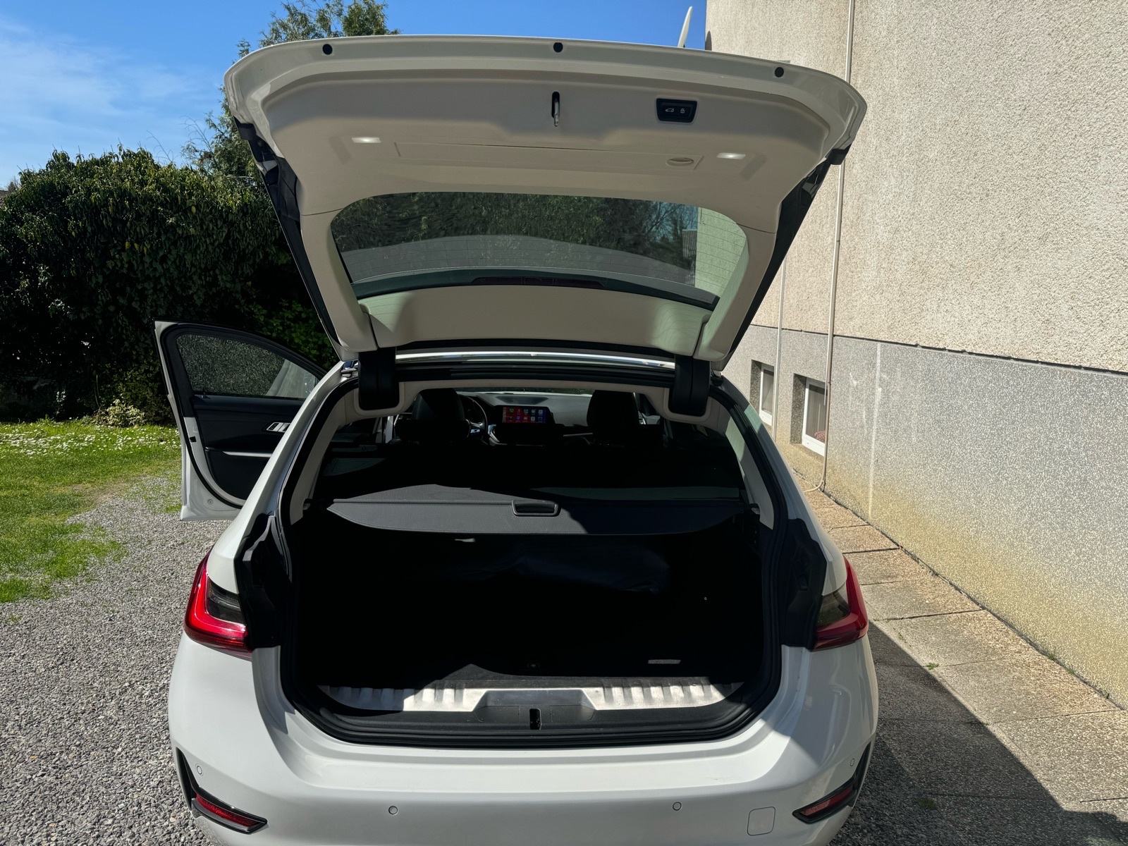 BMW serija 3 Touring 320e automatik, fotografija 12