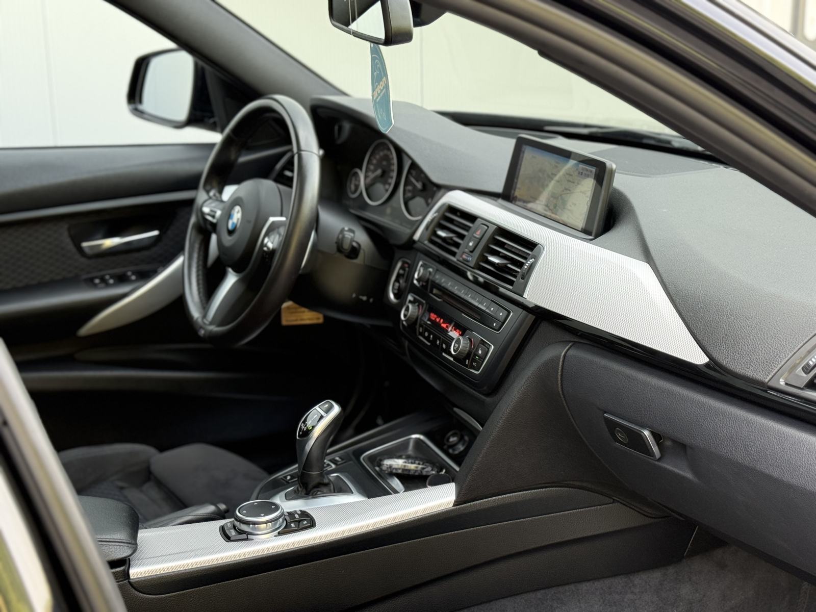 BMW serija 3 Touring 325 D M-PAKET 220 KS SAG F1 AUTOMATIK PANORAMA ZG, fotografija 13