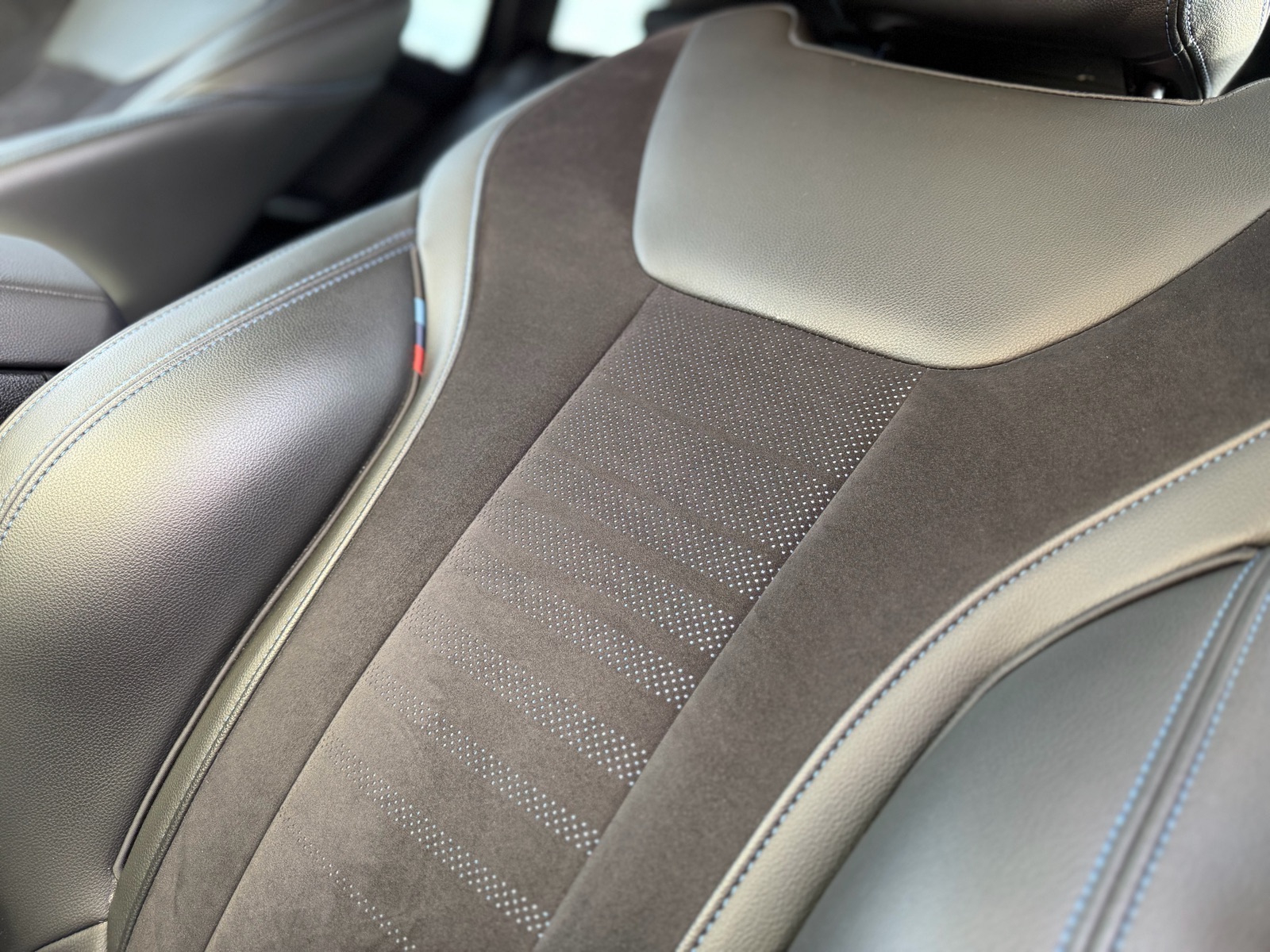 BMW 320d M-Sport •HARMAN•AMBI PRO•GESTURE CONTROL•VIRTUAL•ALCANTARA•, fotografija 12