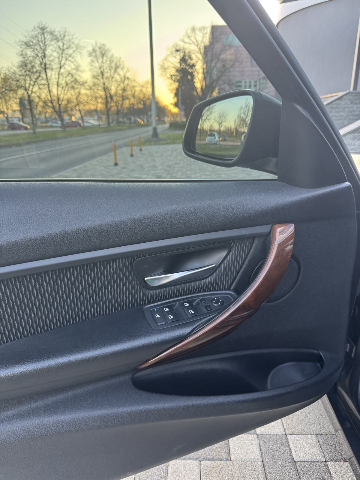 BMW Touring 330d AUTOMATIK - LUXURY LINE - SERVISNA - JEDINSTVEN U HR!, fotografija 18