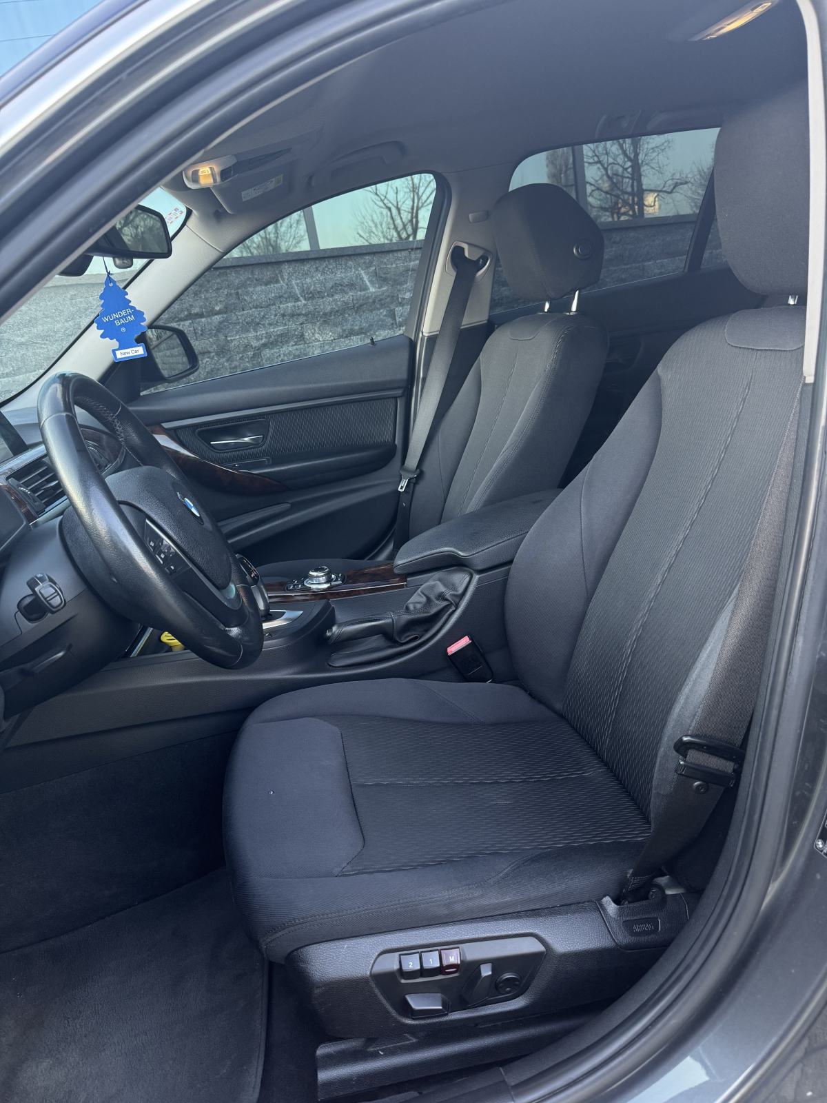BMW Touring 330d AUTOMATIK - LUXURY LINE - SERVISNA - JEDINSTVEN U HR!, fotografija 19