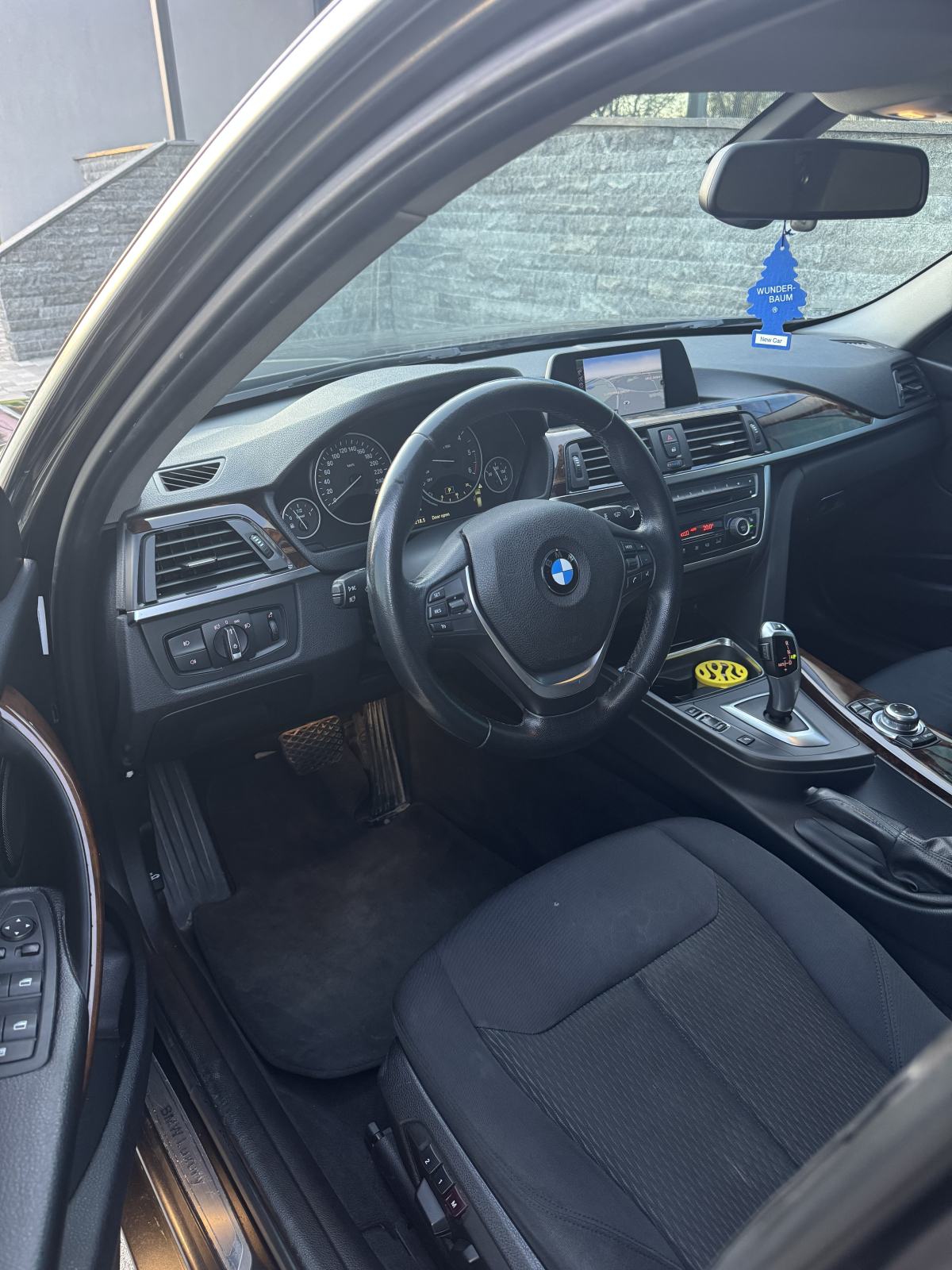 BMW Touring 330d AUTOMATIK - LUXURY LINE - SERVISNA - JEDINSTVEN U HR!, fotografija 17