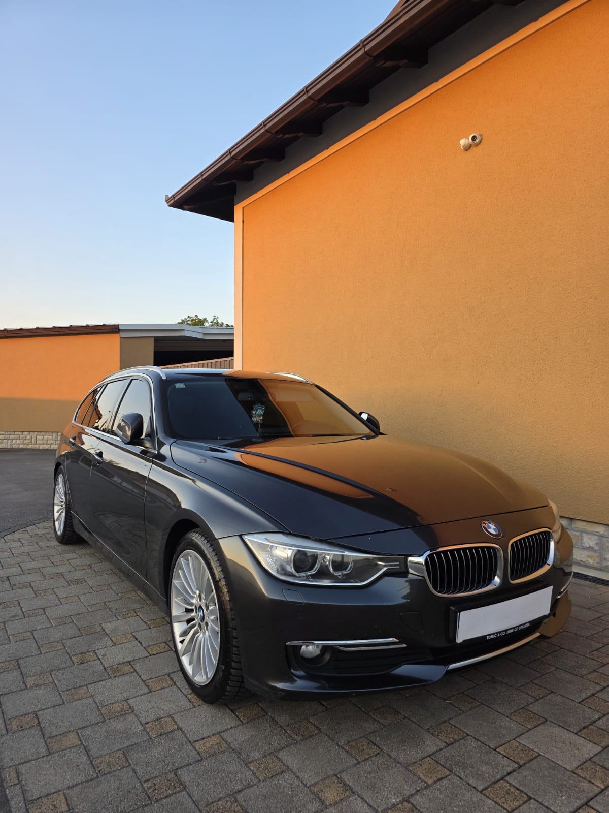 BMW Touring 330d AUTOMATIK - LUXURY LINE - SERVISNA - JEDINSTVEN U HR!, fotografija 2