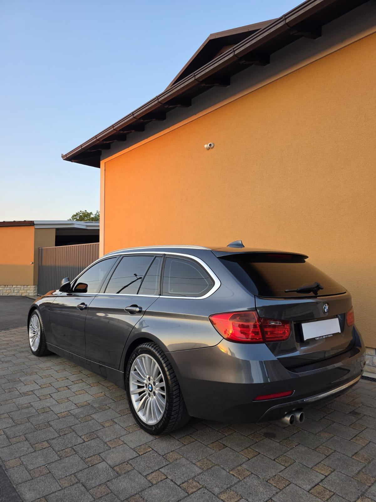 BMW Touring 330d AUTOMATIK - LUXURY LINE - SERVISNA - JEDINSTVEN U HR!, fotografija 7