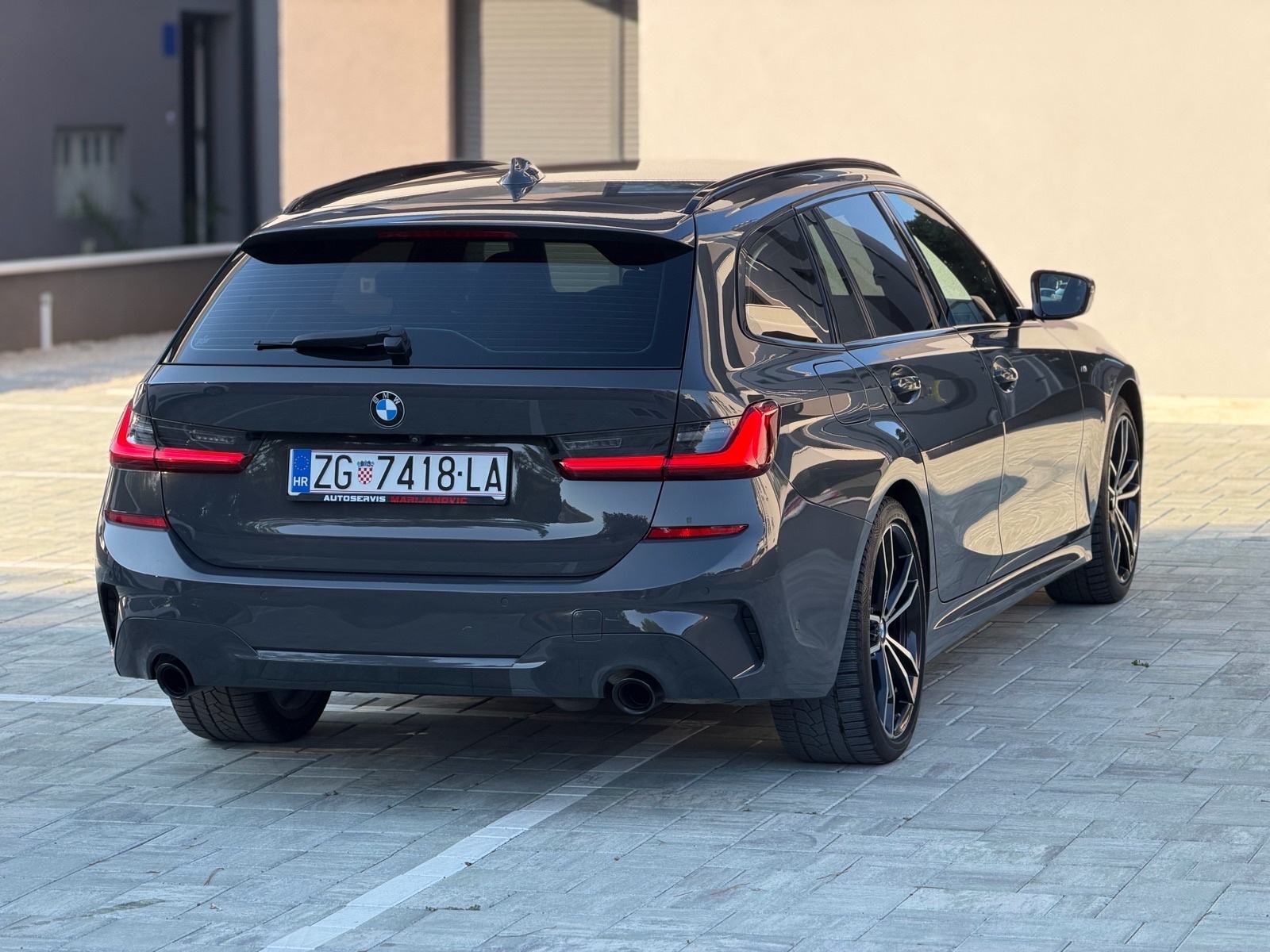 BMW 320d M-Sport •HARMAN•AMBI PRO•GESTURE CONTROL•VIRTUAL•ALCANTARA•, fotografija 4
