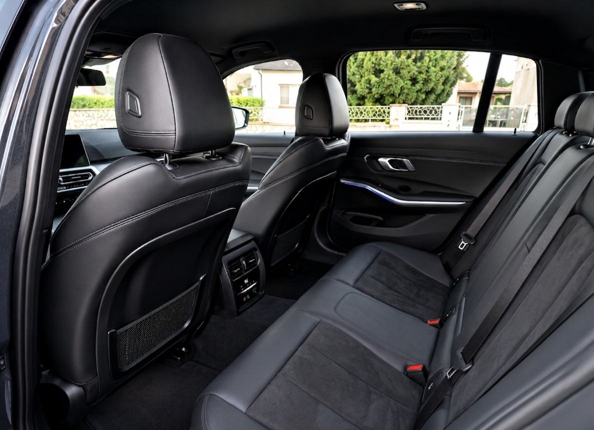 BMW 330d M sport, fotografija 12