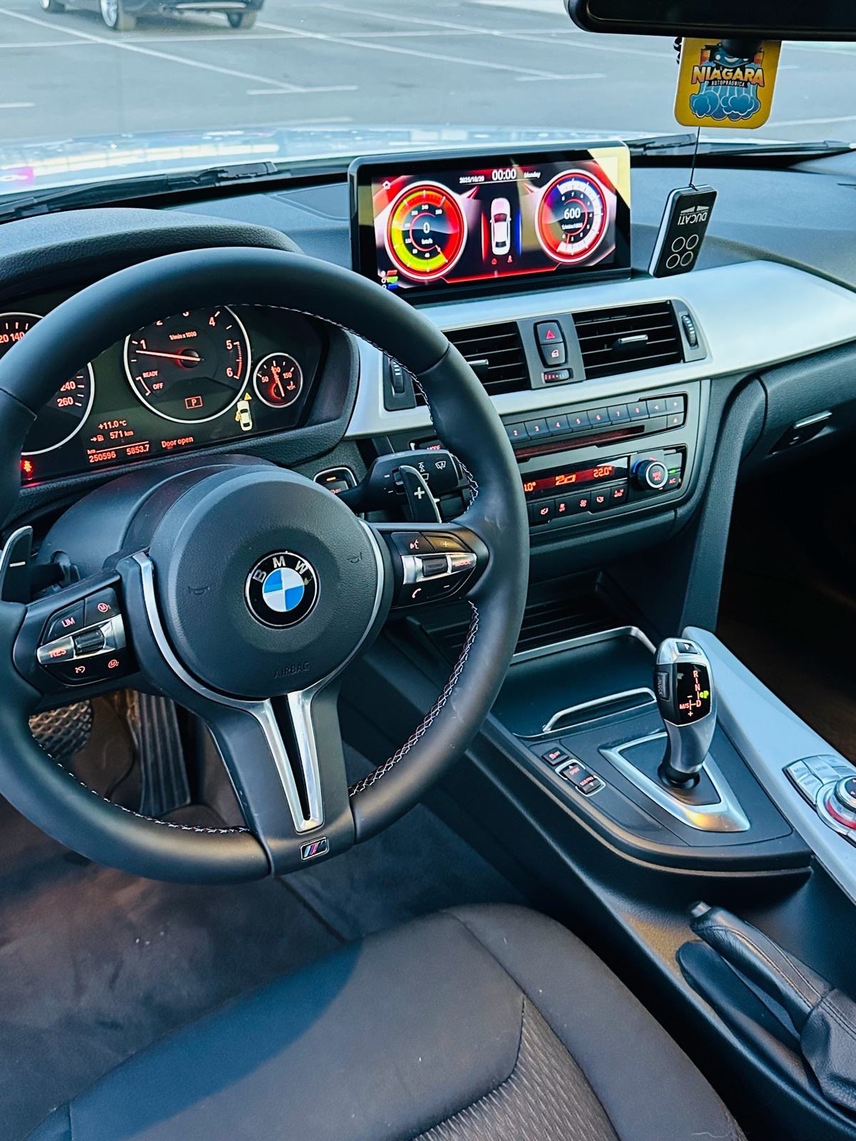 BMW serija 4 Coupe 420d 2016g reg. 11/26g automatik, fotografija 8