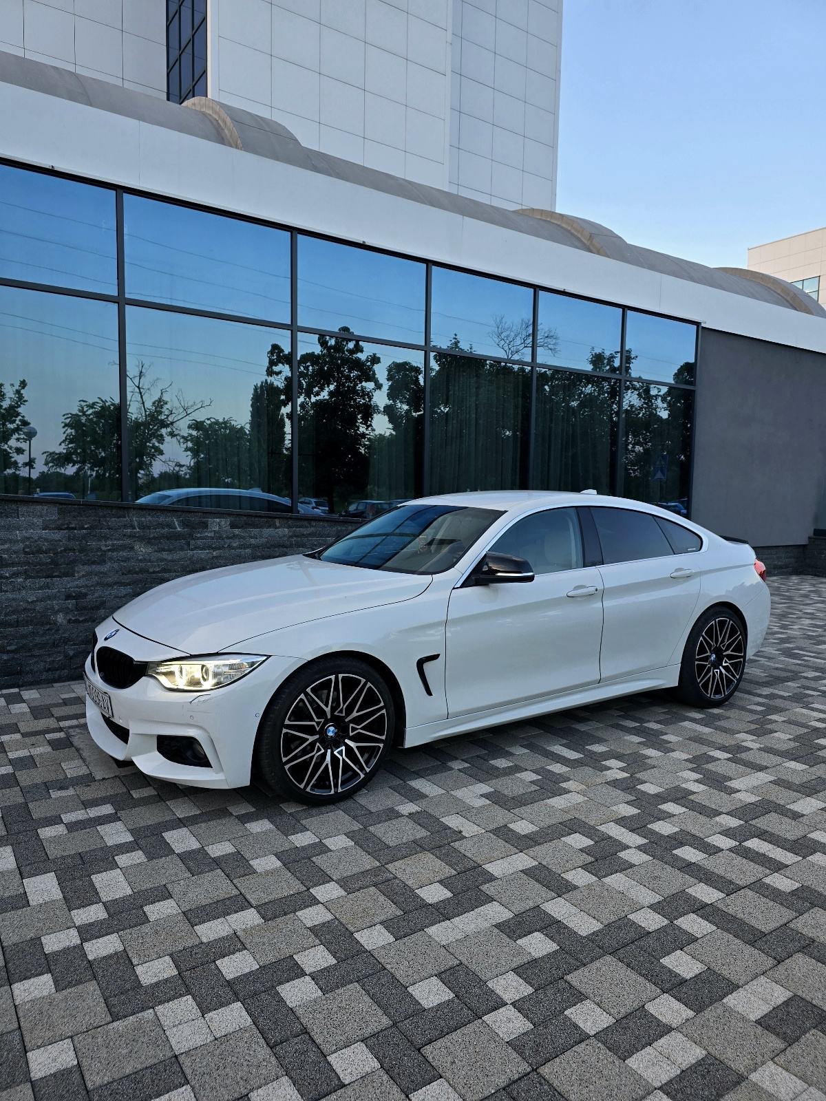 BMW serija 4 Gran Coupe 3.0 automatik, fotografija 2