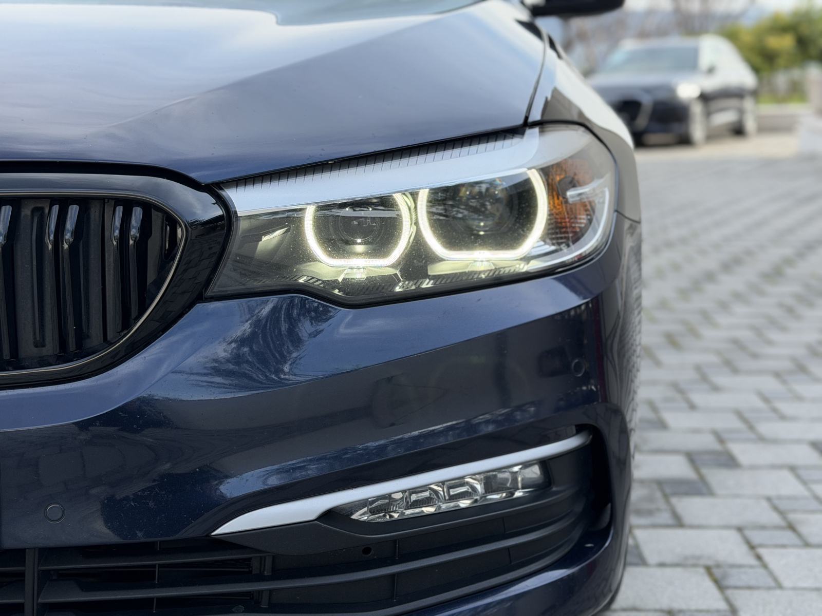 BMW serija 5 520d~Automatik~Navi~Full Led~Servisna, fotografija 11
