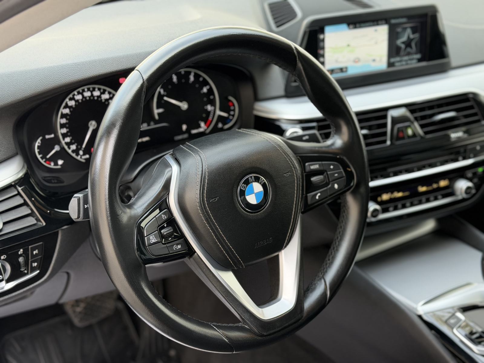 BMW serija 5 520d~Automatik~Navi~Full Led~Servisna, fotografija 17