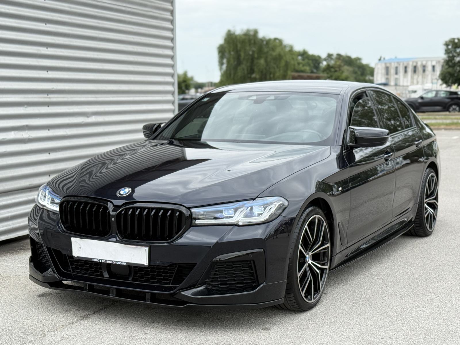 BMW serija 5 520 D M5 LOOK REDIZAJN M PAKET 190 KS LASERI HEAD UP ALU, pogled izvana - slika 1