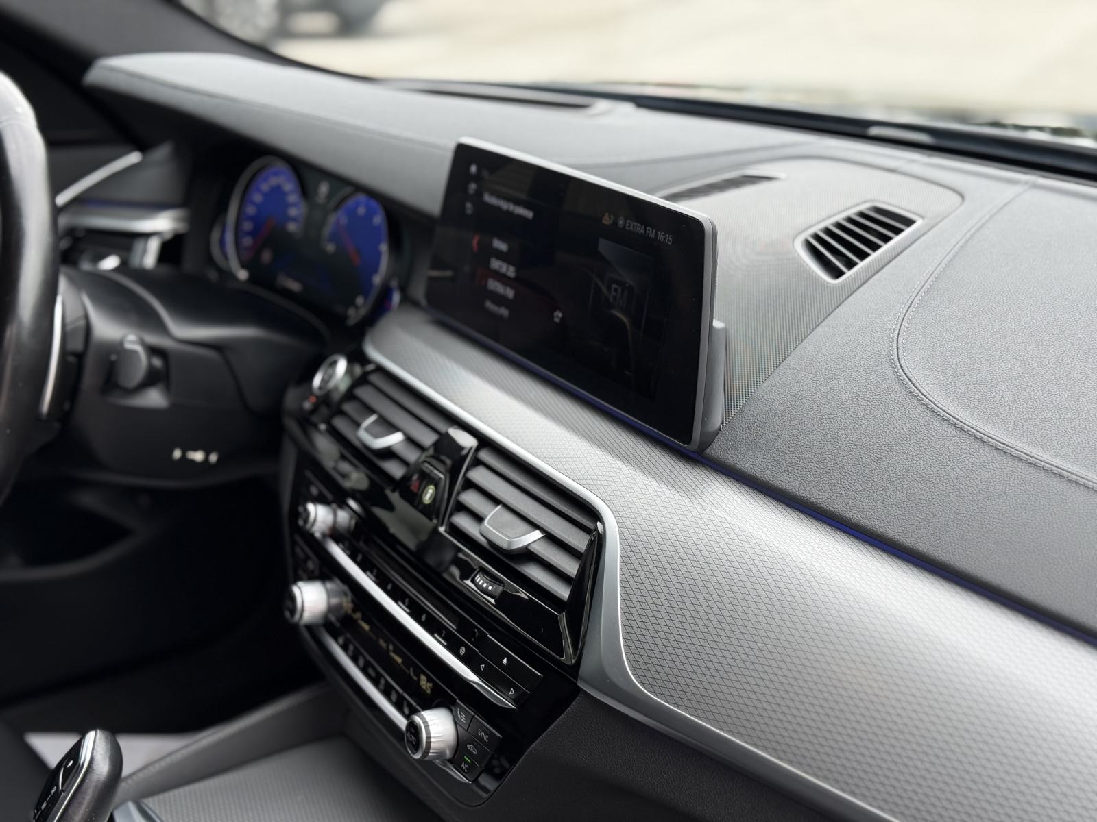 BMW serija 5 520 D M5 LOOK REDIZAJN M PAKET 190 KS LASERI HEAD UP ALU, fotografija 20