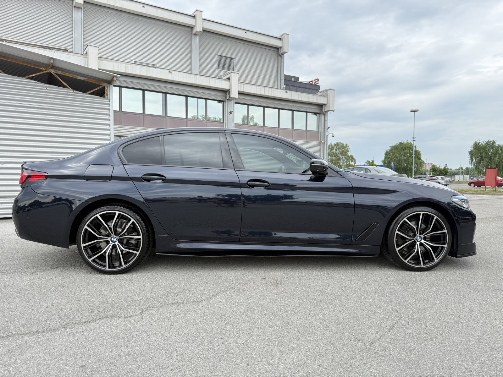 BMW serija 5 520 D M5 LOOK REDIZAJN M PAKET 190 KS LASERI HEAD UP ALU, fotografija 16