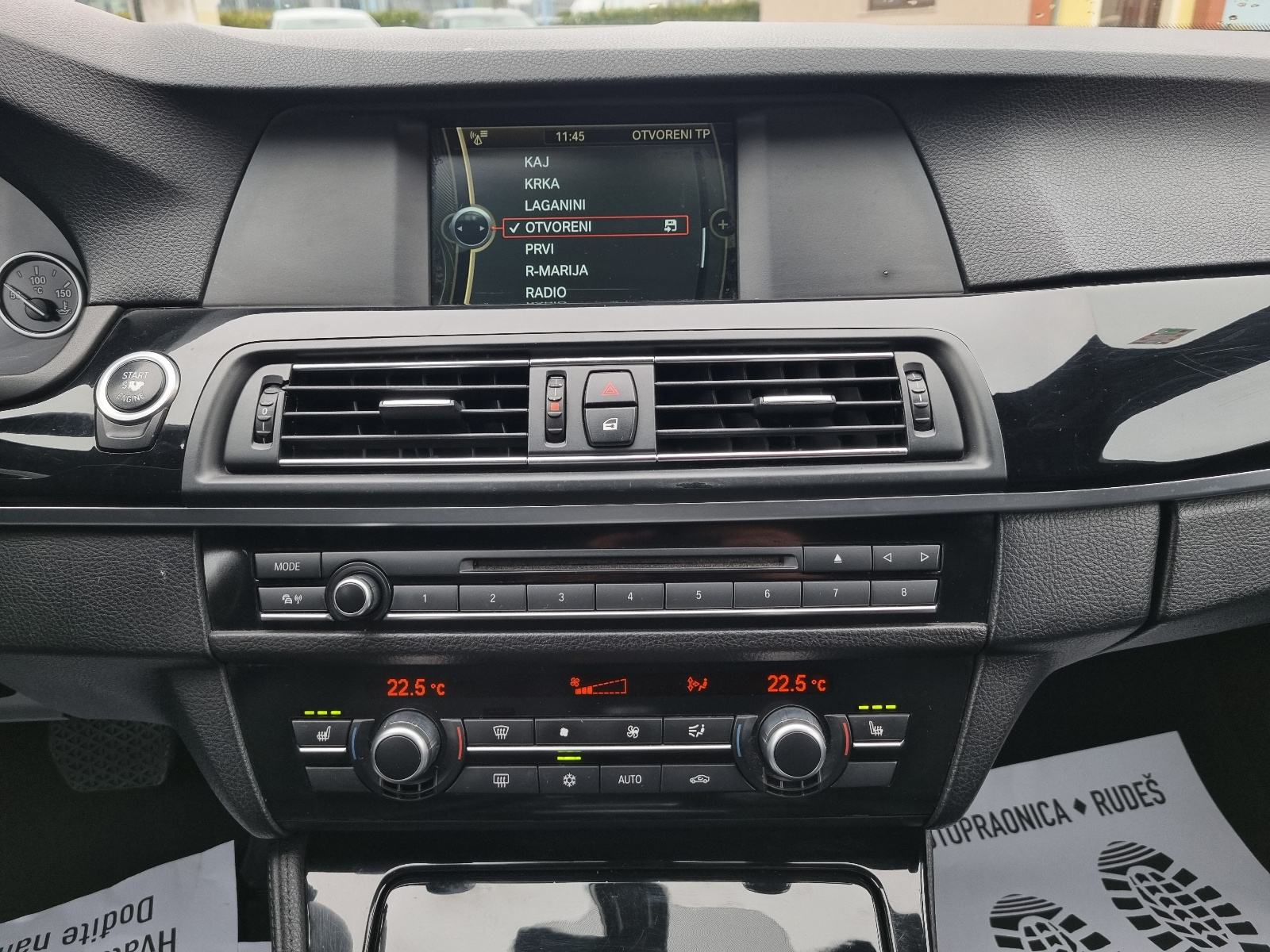 BMW SERIJA 5 520d-1 VL-8 BRZINA+F1-2xPARK SENZORI-CRNI KROV-NOVI LANAC, fotografija 19