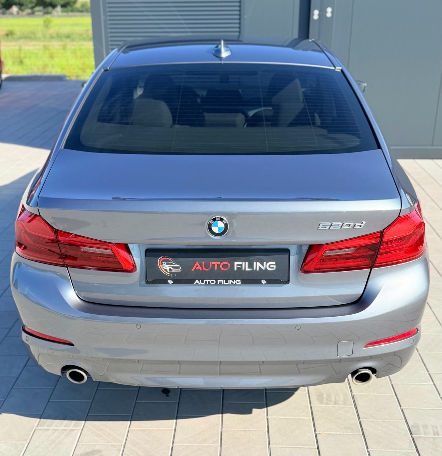 BMW serija 5 520d *ADVANTAGE*NAVI*KOŽA*18”ALU*, fotografija 3