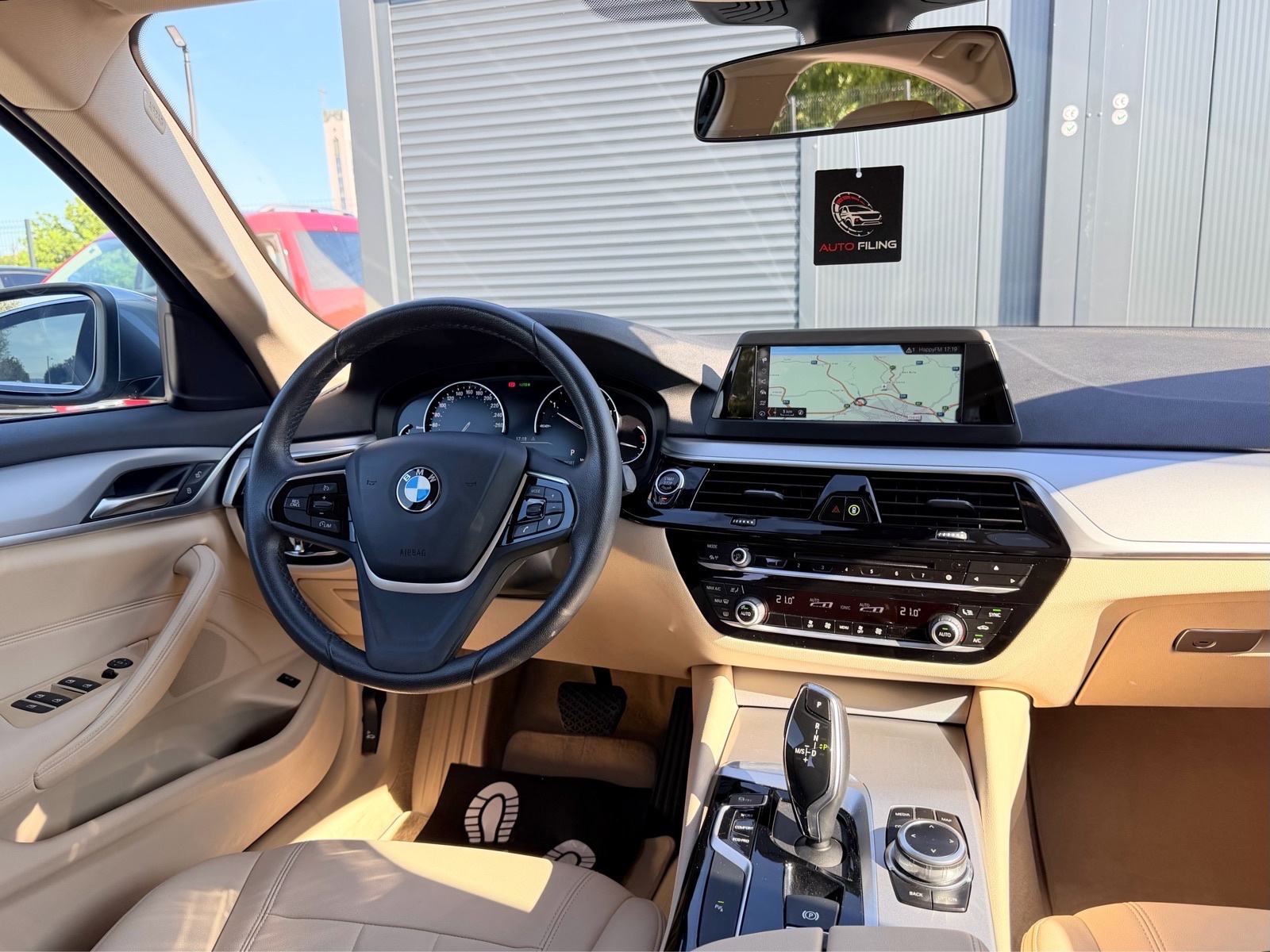 BMW serija 5 520d *ADVANTAGE*NAVI*KOŽA*18”ALU*, fotografija 12