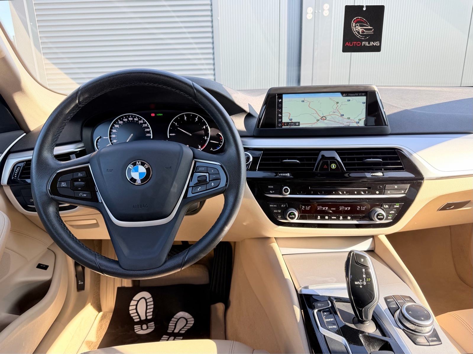BMW serija 5 520d *ADVANTAGE*NAVI*KOŽA*18”ALU*, fotografija 17