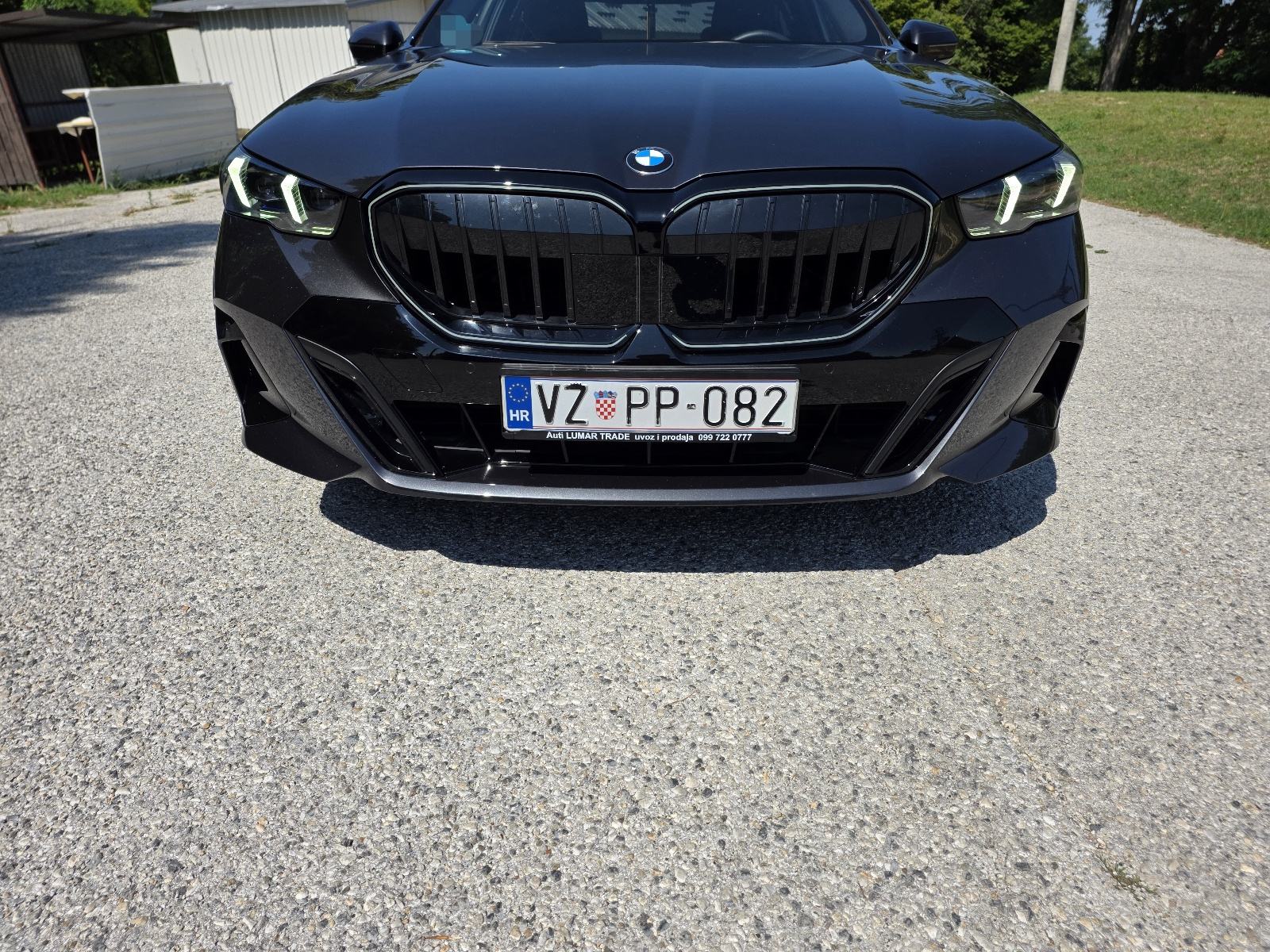 BMW serija 5 520d aut, M Sport Pro, Iconic glow, B&W, u pdv, garancija, fotografija 7