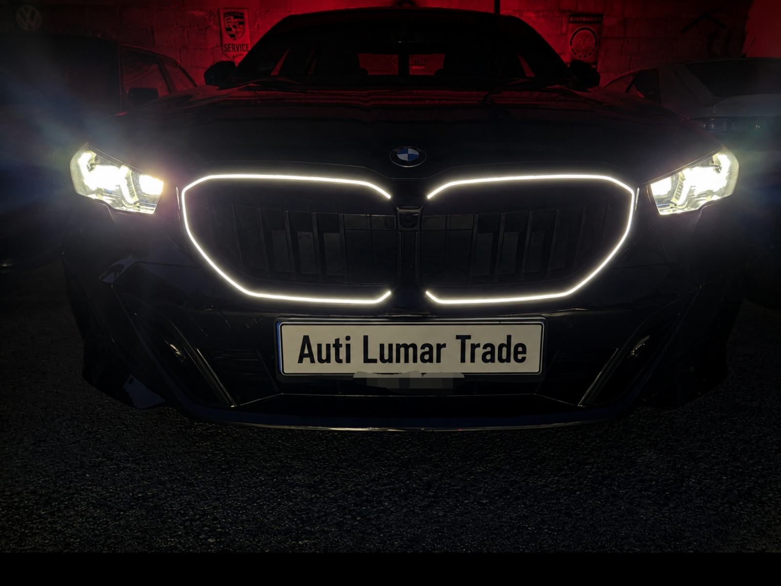 BMW serija 5 520d aut, M Sport Pro, Iconic glow, B&W, u pdv, garancija, fotografija 18