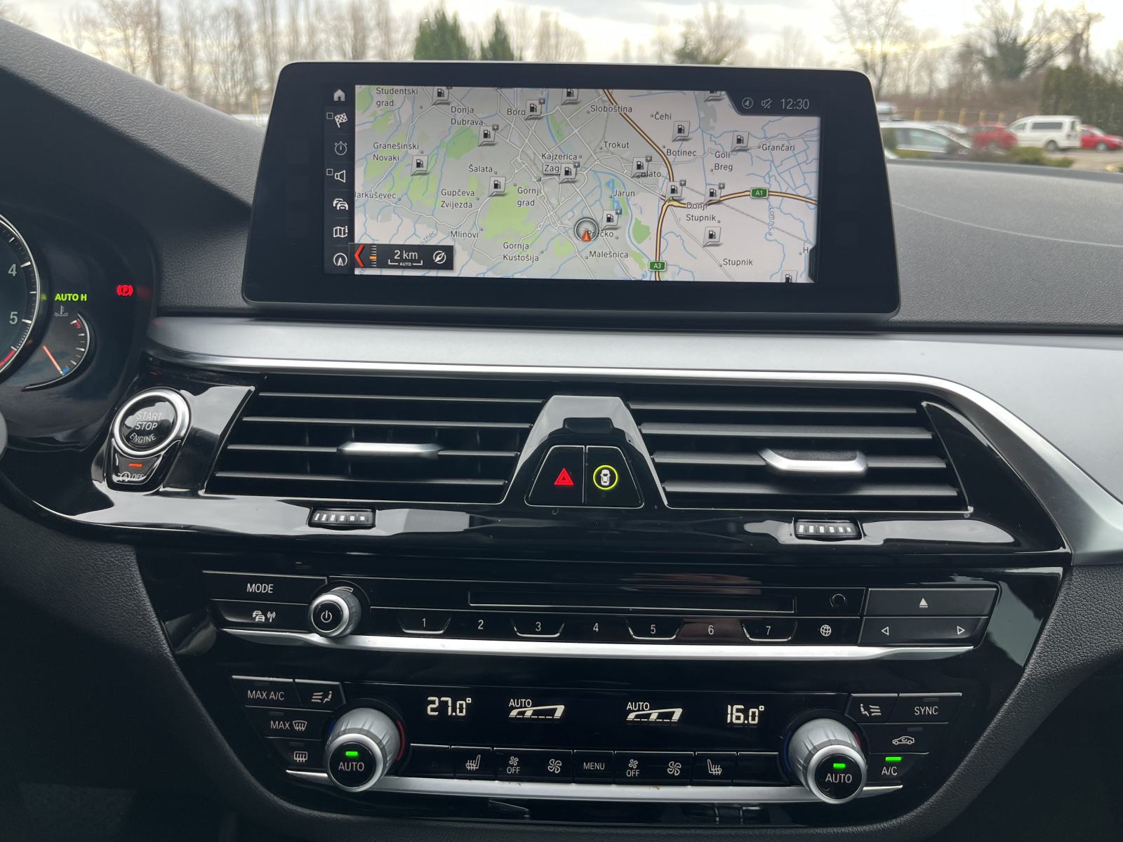 BMW serija 5 520d Automatik 4x4 Xdrive NAVI,KOŽA,KAMERA, fotografija 19