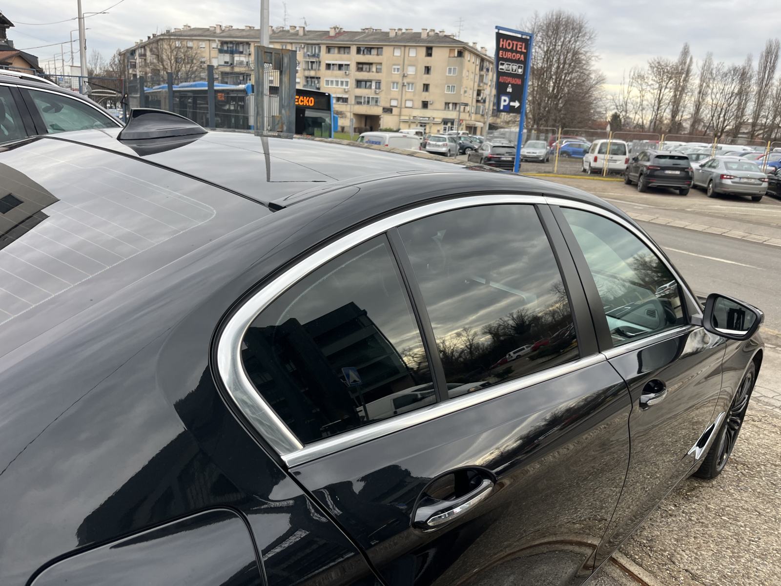 BMW serija 5 520d Automatik 4x4 Xdrive NAVI,KOŽA,KAMERA, fotografija 8