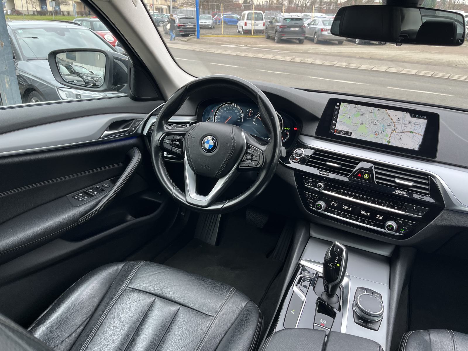 BMW serija 5 520d Automatik 4x4 Xdrive NAVI,KOŽA,KAMERA, fotografija 15