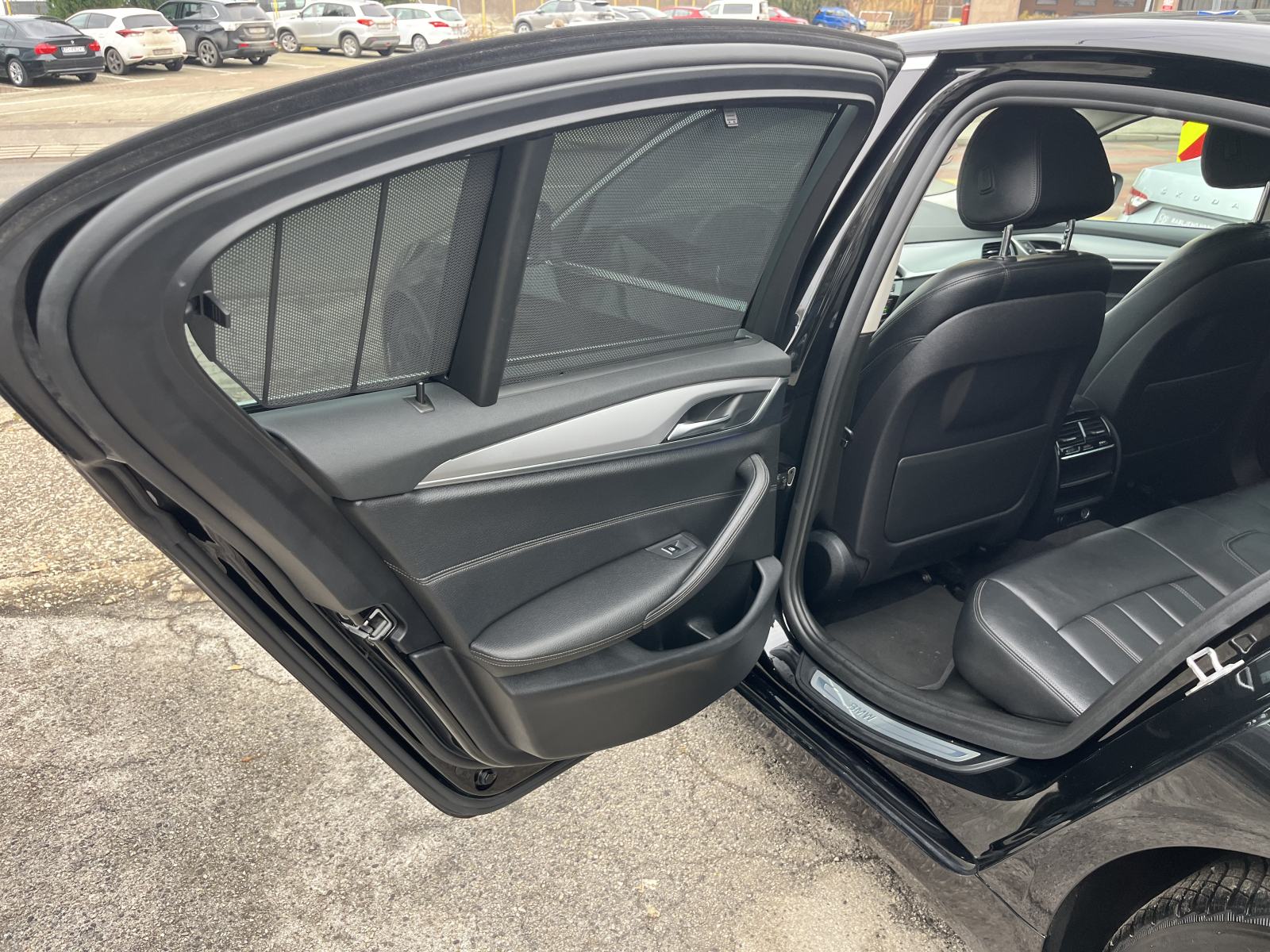 BMW serija 5 520d Automatik 4x4 Xdrive NAVI,KOŽA,KAMERA, fotografija 14