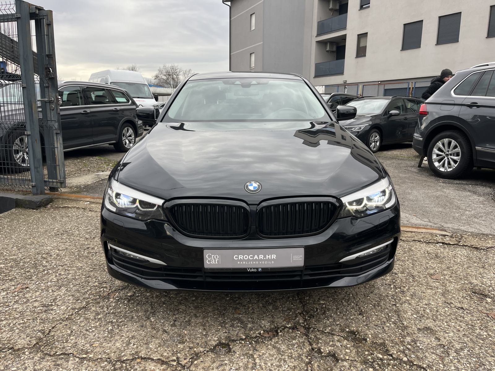 BMW serija 5 520d Automatik 4x4 Xdrive NAVI,KOŽA,KAMERA, fotografija 2