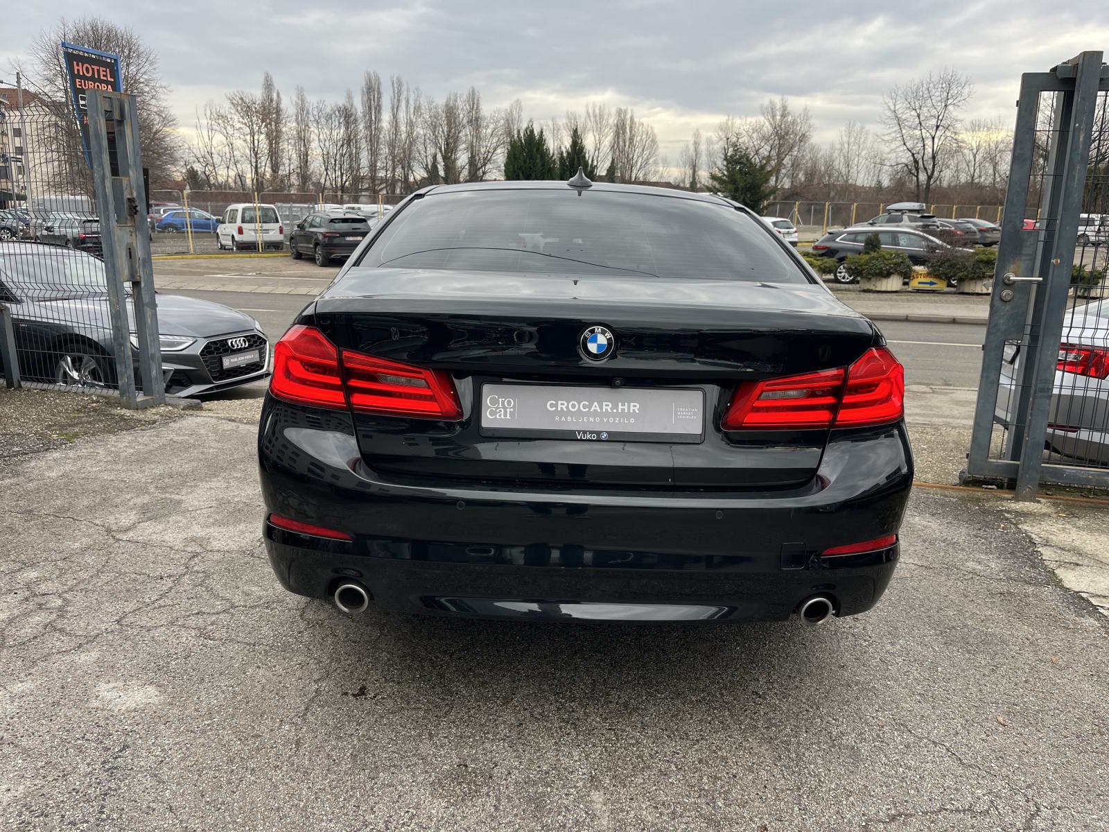 BMW serija 5 520d Automatik 4x4 Xdrive NAVI,KOŽA,KAMERA, fotografija 6
