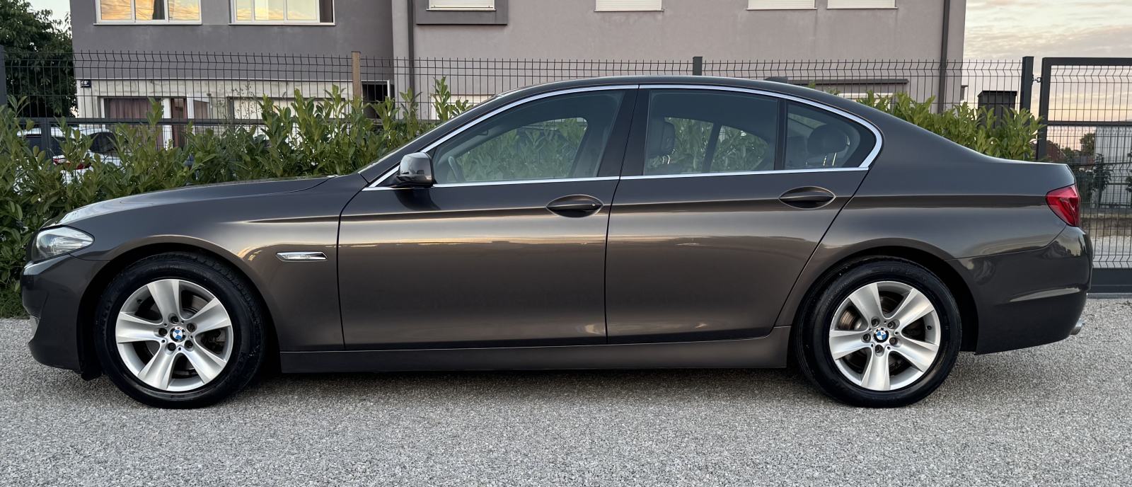 BMW serija 5 520d automatik - IZVRSNO STANJE -, fotografija 6