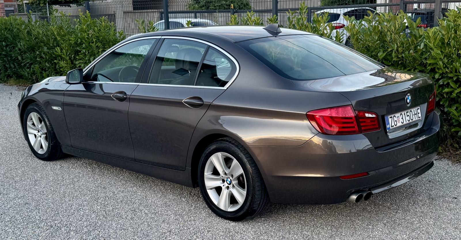 BMW serija 5 520d automatik - IZVRSNO STANJE -, fotografija 7
