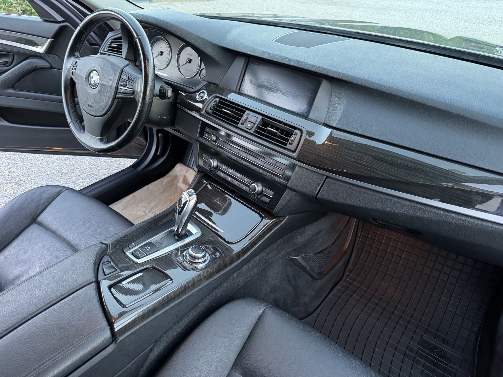 BMW serija 5 520d automatik - IZVRSNO STANJE -, fotografija 9