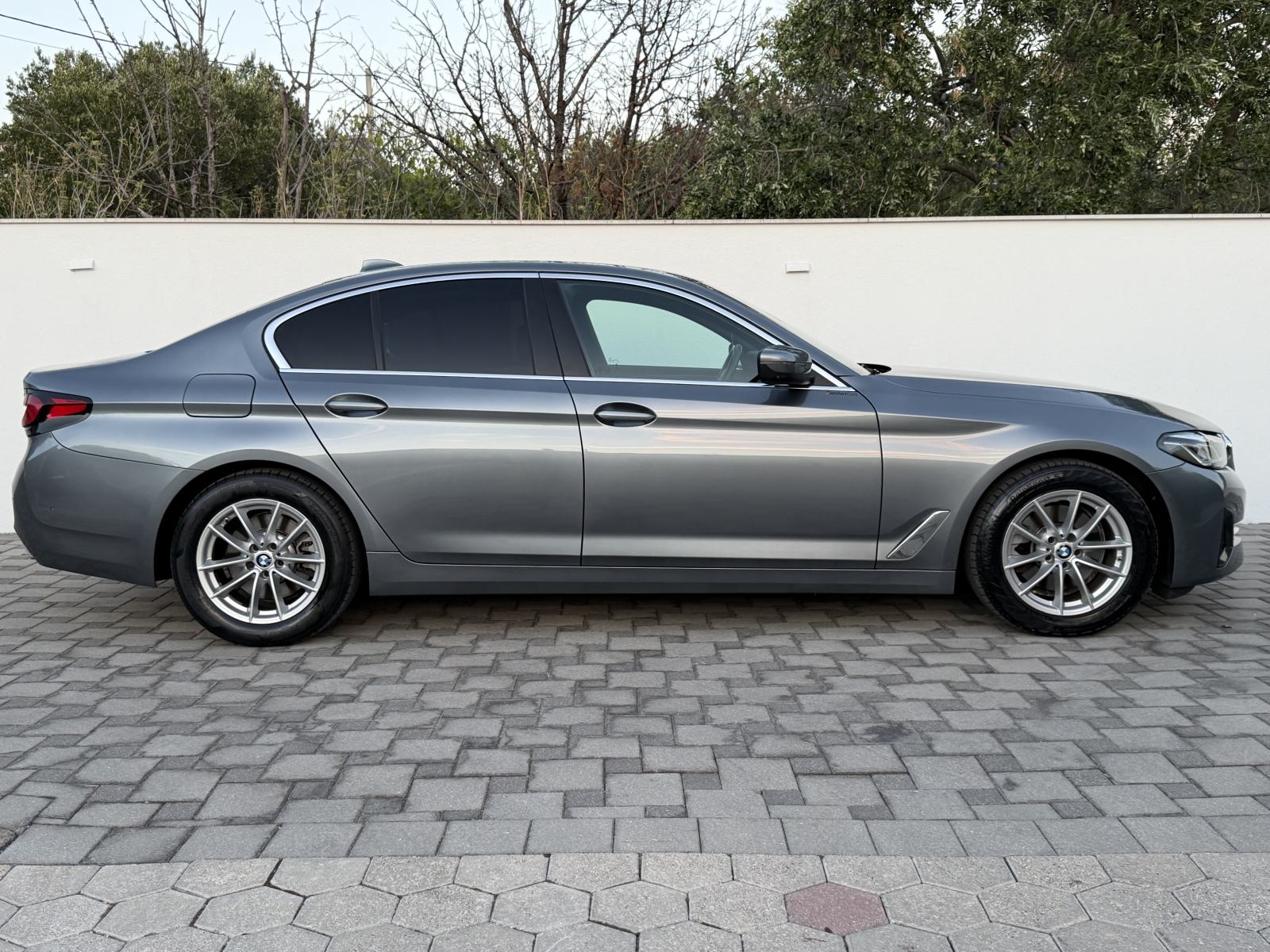 BMW serija 5 520d~Automatik~Led Adaptive~Virtual~Koža~Servisna~Jamstvo, fotografija 8