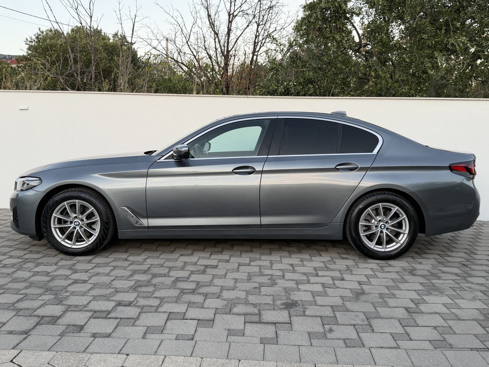 BMW serija 5 520d~Automatik~Led Adaptive~Virtual~Koža~Servisna~Jamstvo, fotografija 7
