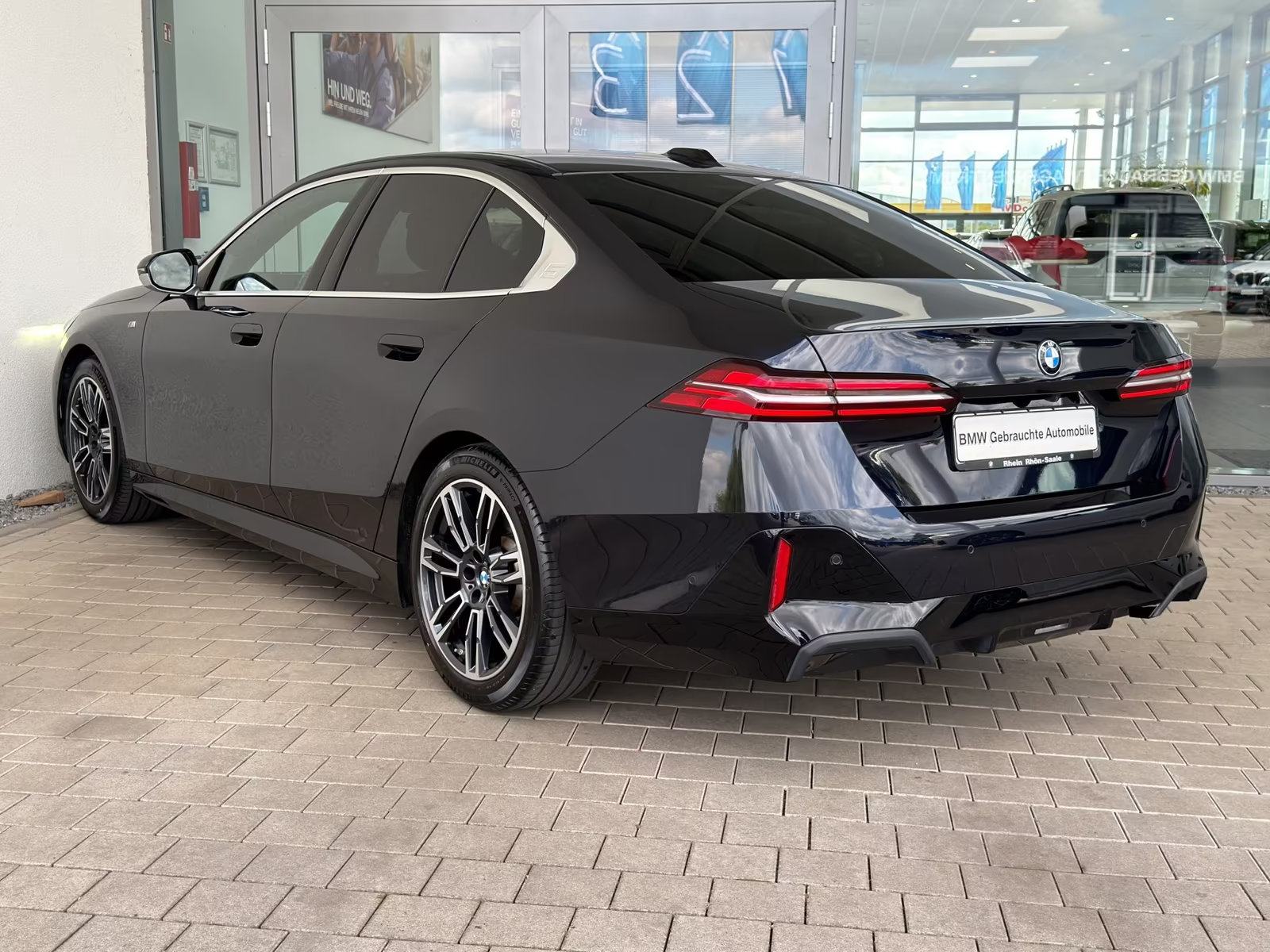 BMW serija 5 520d Automatik, M Sport, fotografija 2