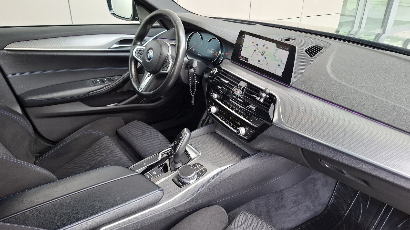 BMW serija 5 520d automatik /M-sport/, fotografija 10