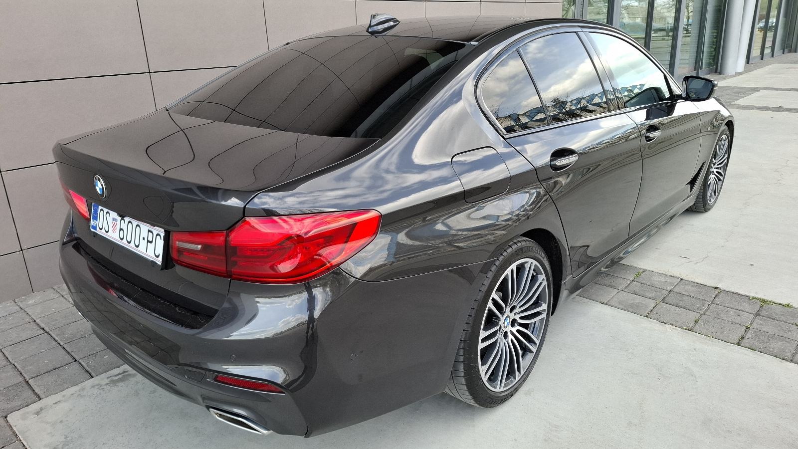 BMW serija 5 520d automatik /M-sport/, fotografija 5
