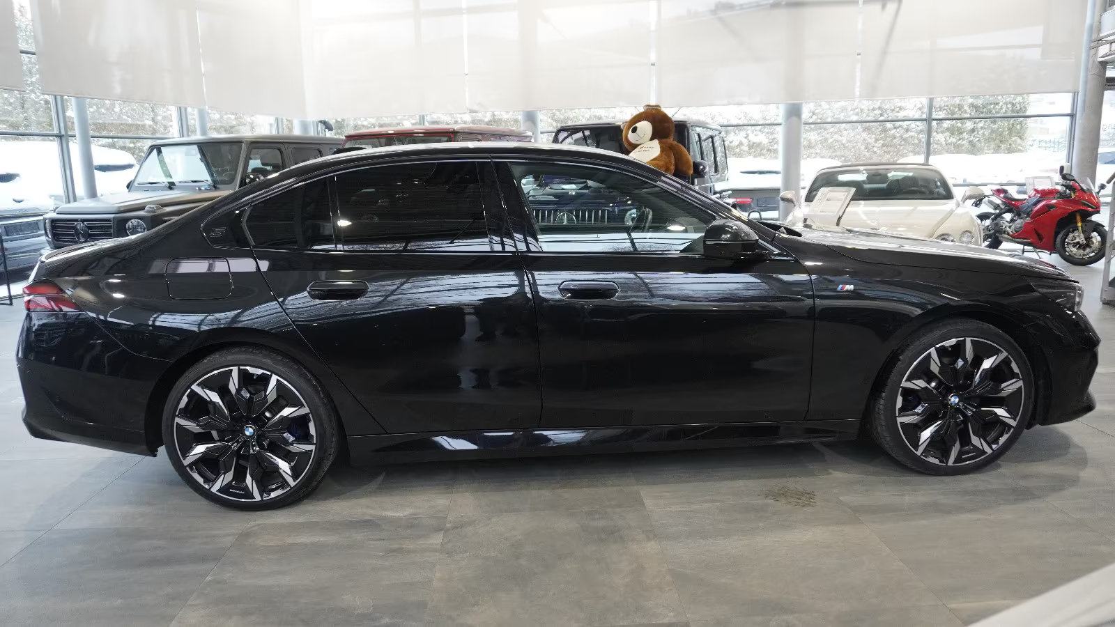 BMW serija 5 520d Automatik, M Sport, xDrive, pogled izvana - slika 3