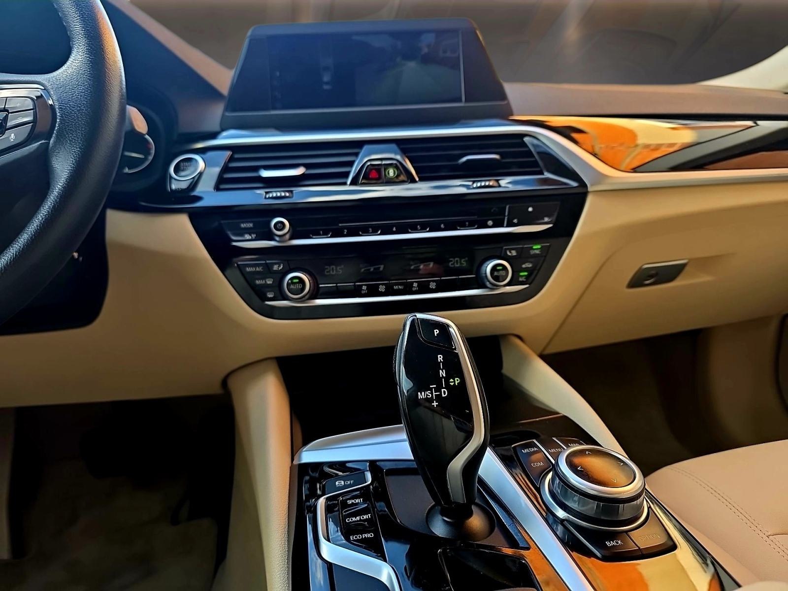 BMW serija 5 520d ***AUTOMATIK***NAVI,CAM,KEY LESS***TOP STANJE***, fotografija 19