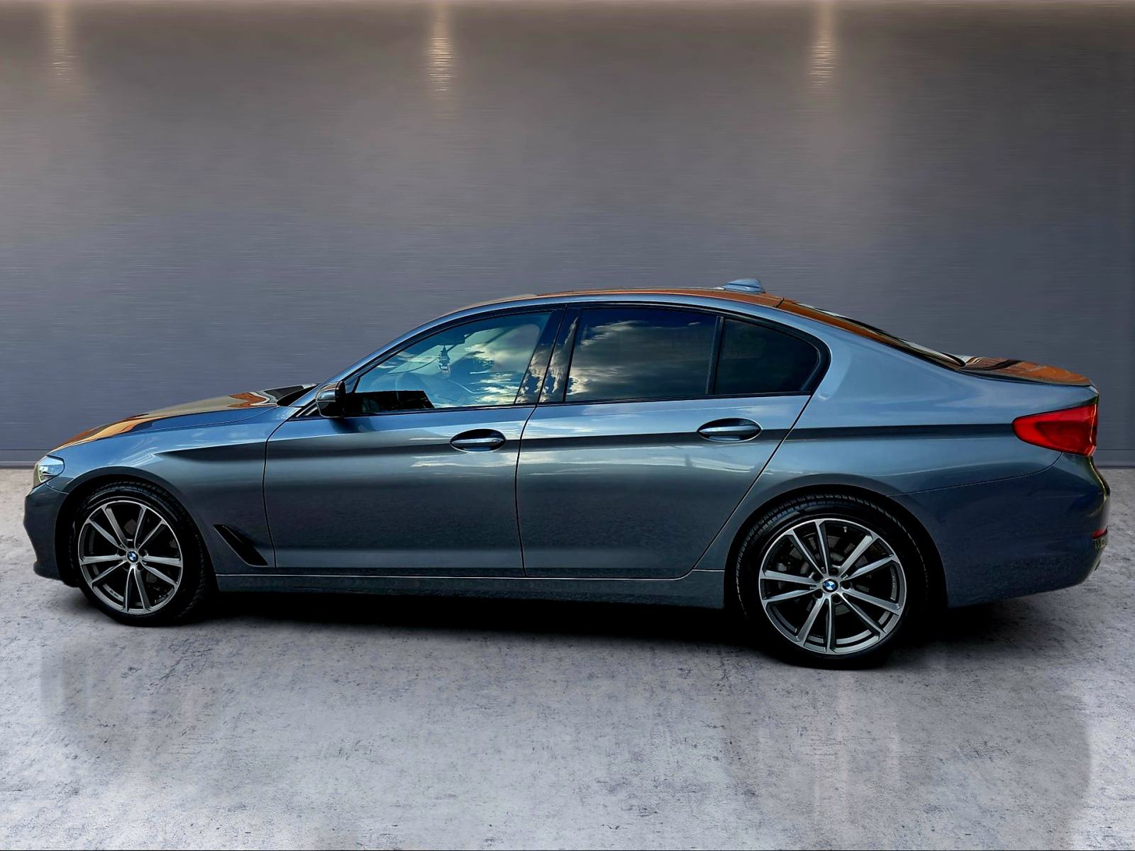 BMW serija 5 520d ***AUTOMATIK***NAVI,CAM,KEY LESS***TOP STANJE***, fotografija 12