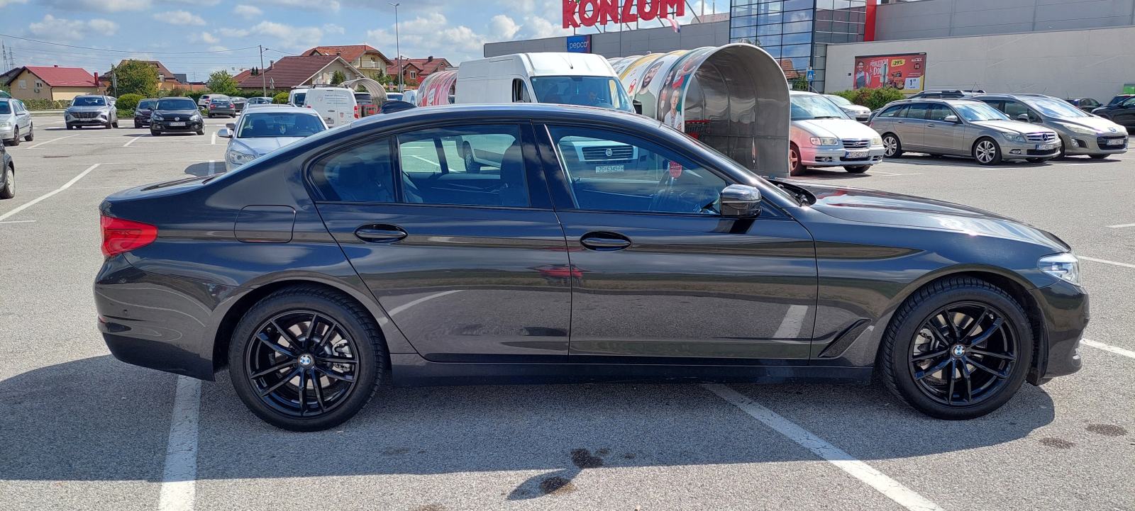 BMW serija 5 520d Automatik, Profi navigacija,kamera dr.opreme, pogled izvana - slika 5