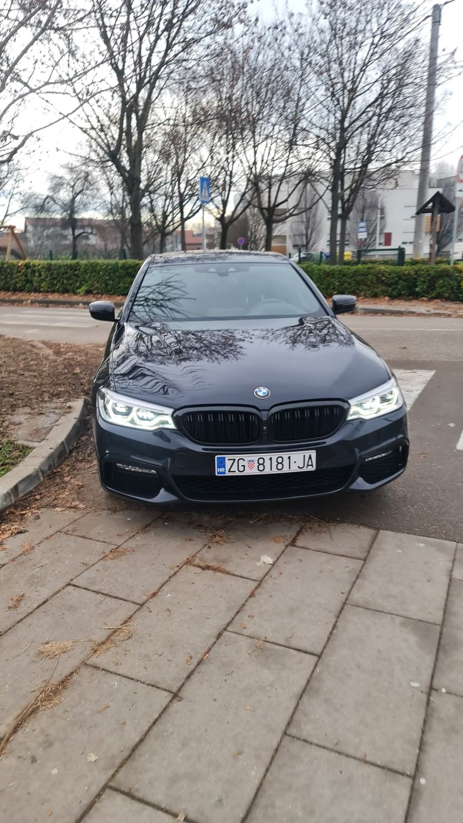 BMW 520d x-drive,3 x M paket - siber - head up - koža - 360 kam, fotografija 3