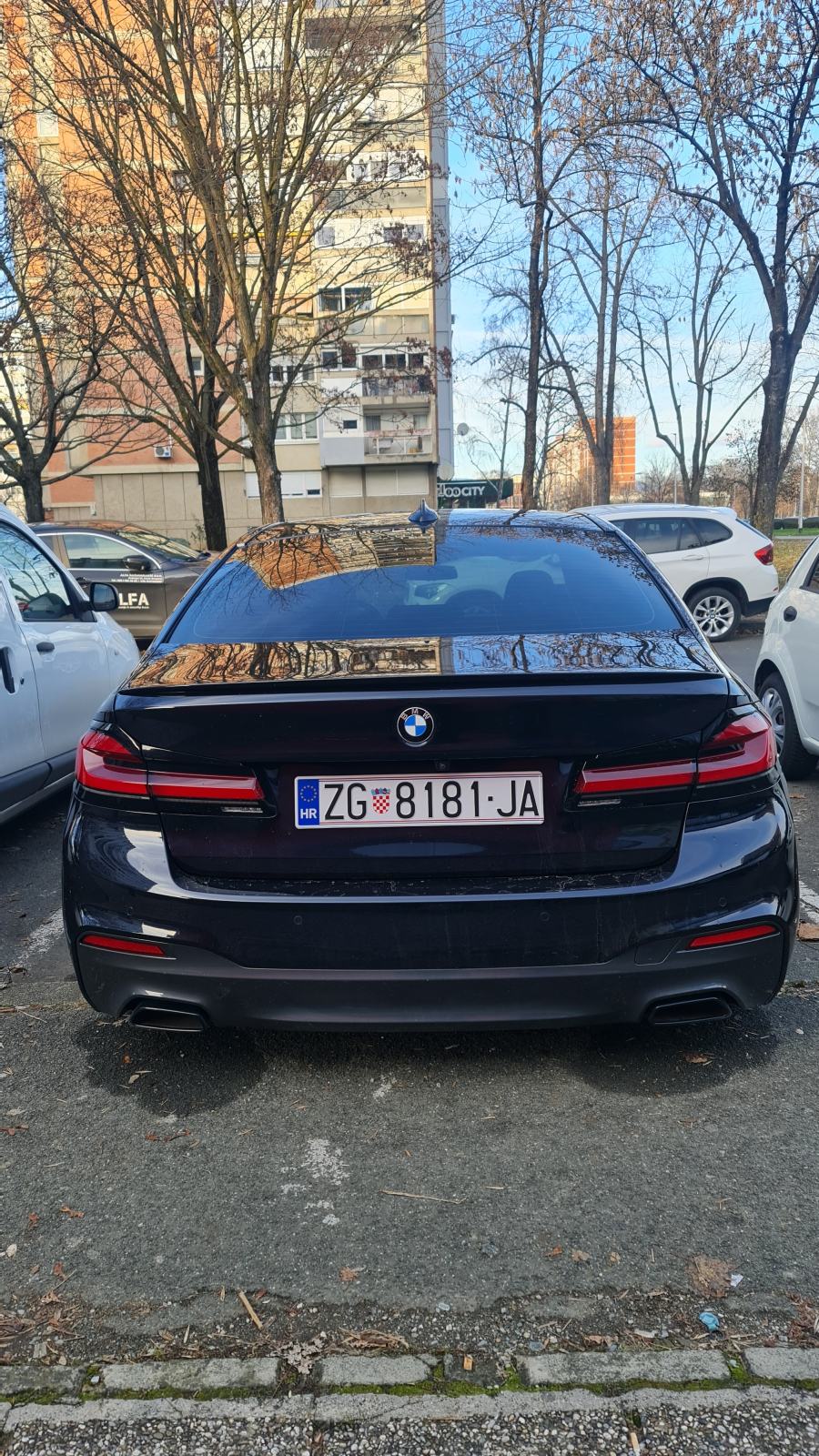 BMW 520d x-drive,3 x M paket - siber - head up - koža - 360 kam, fotografija 4