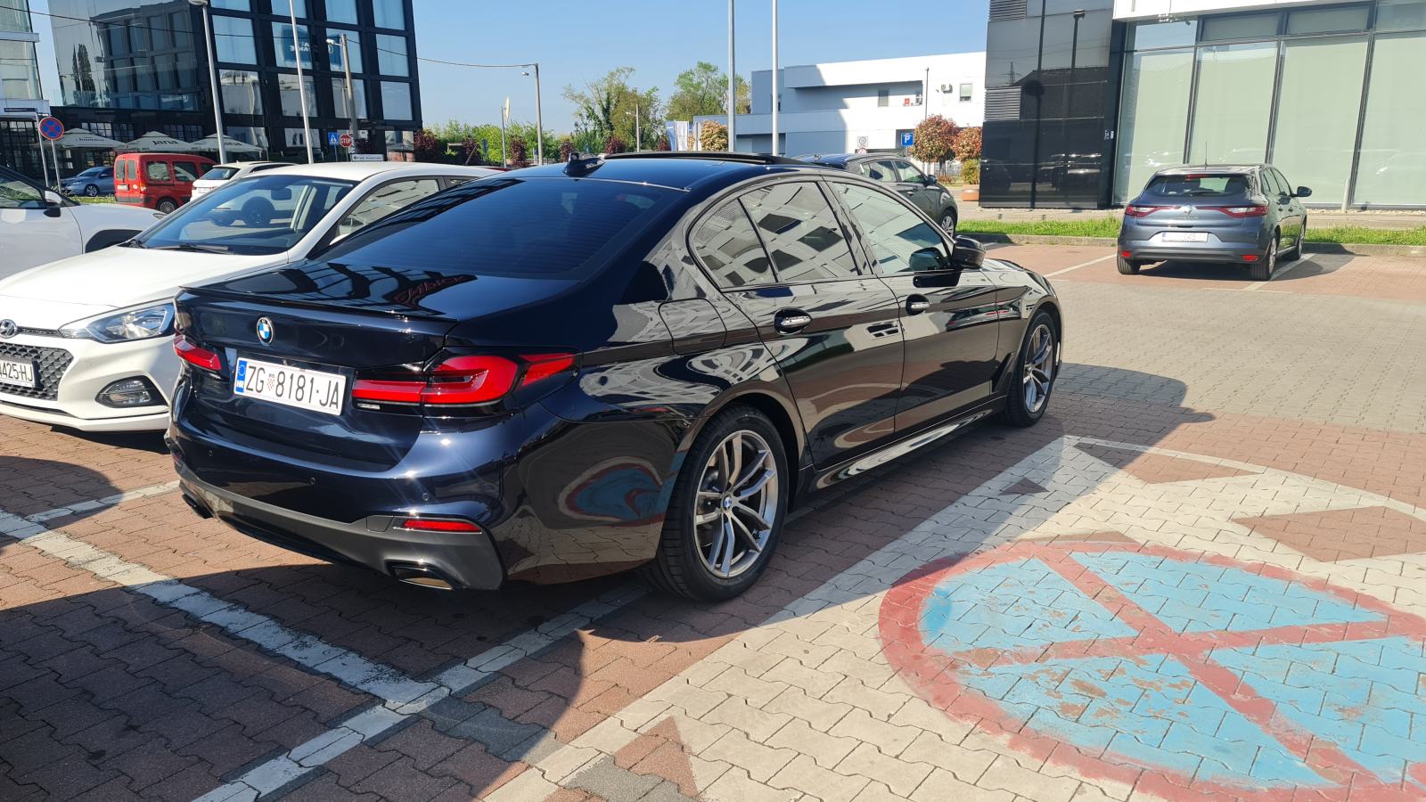 BMW 520d x-drive,3 x M paket - siber - head up - koža - 360 kam, fotografija 16