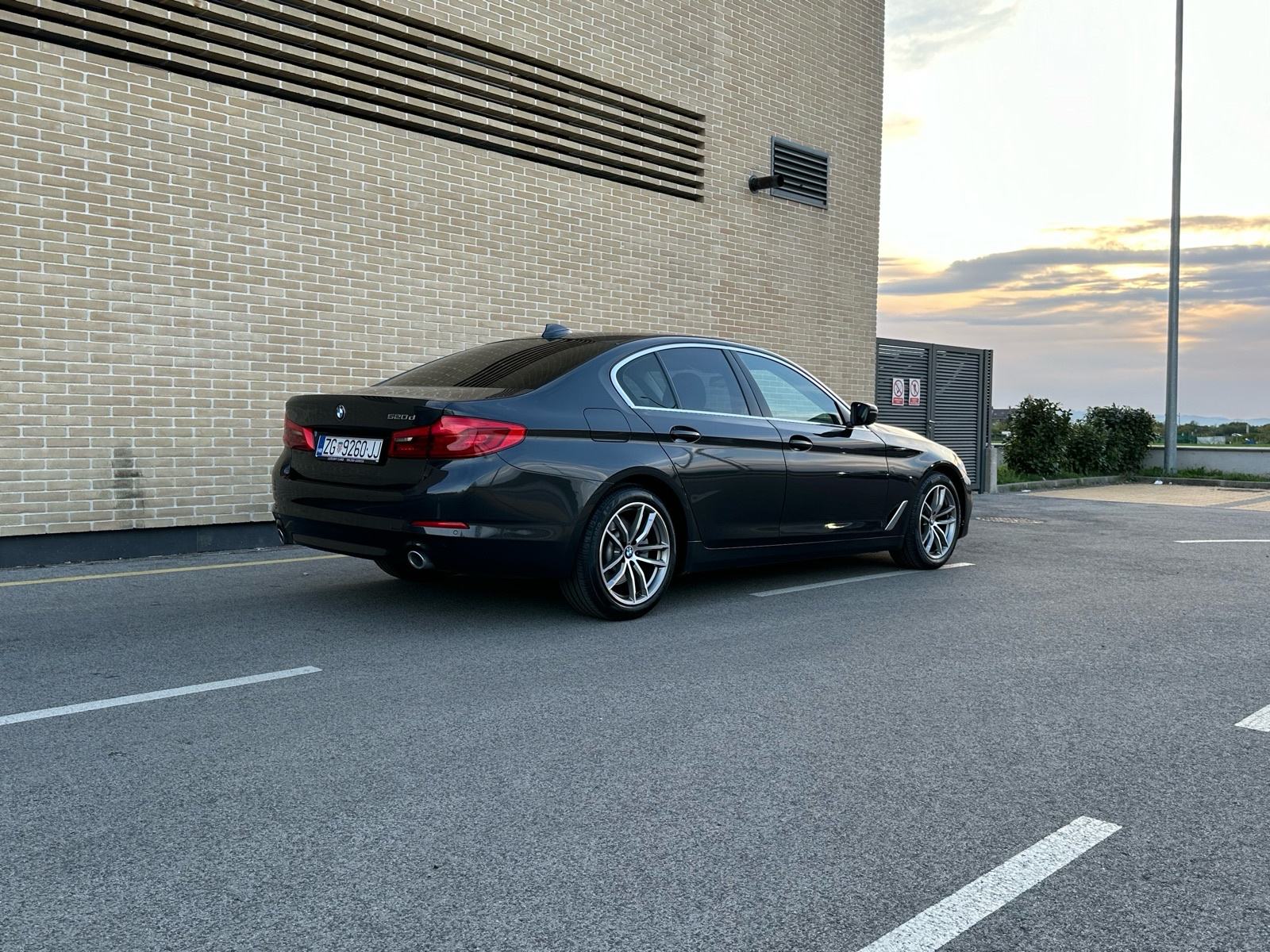 BMW serija 5 520d automatik / reg punu godinu dana, pogled izvana - slika 4