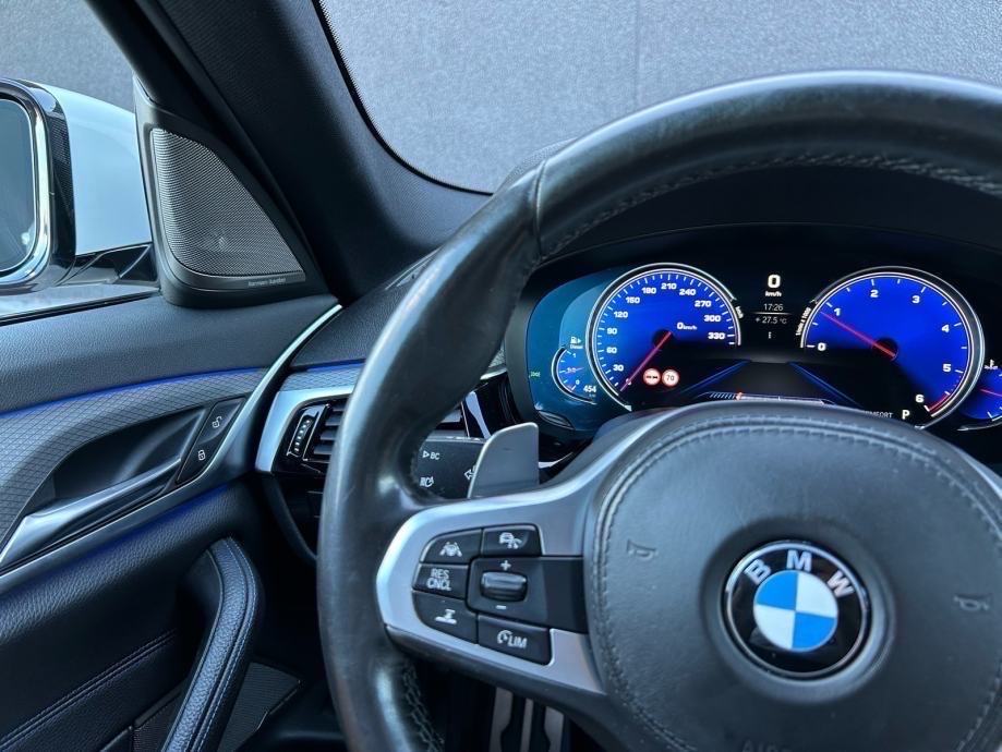 BMW G30 520d M-Paket + M-Perfomance Soft close Head Up Keyless, fotografija 16