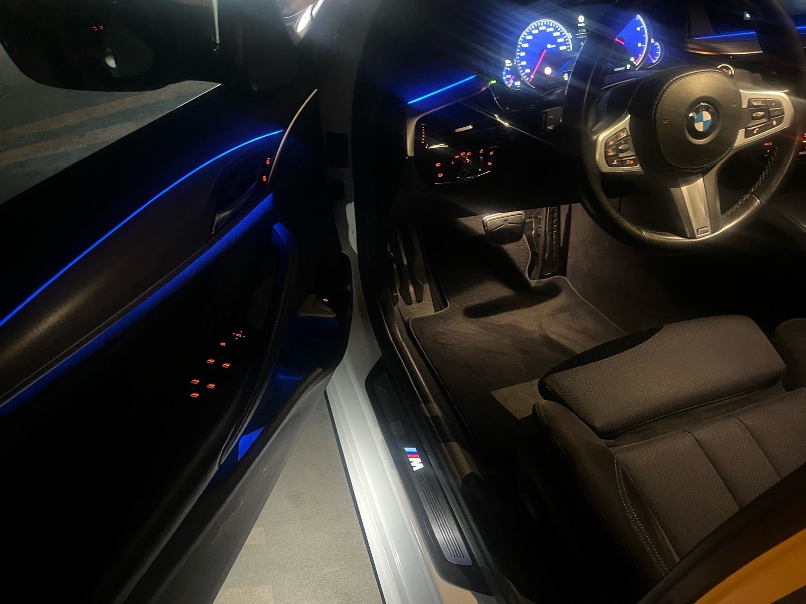 BMW G30 520d M-Paket + M-Perfomance Soft close Head Up Keyless, fotografija 18